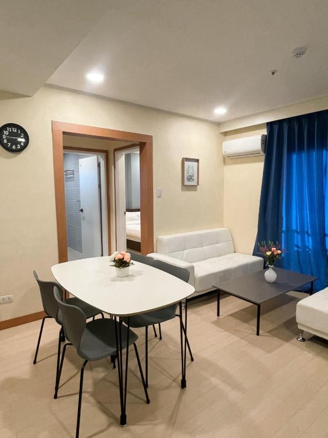 On Hotel Friendship آنغلوس المظهر الخارجي الصورة