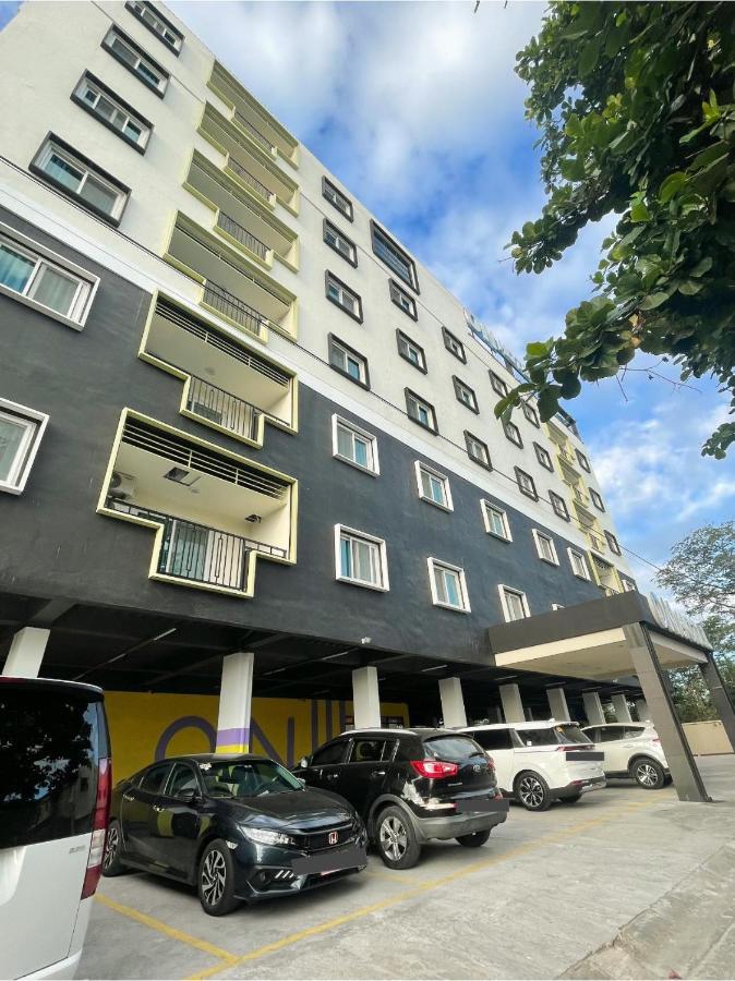 On Hotel Friendship آنغلوس المظهر الخارجي الصورة