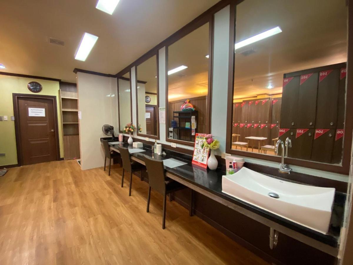On Hotel Friendship آنغلوس المظهر الخارجي الصورة