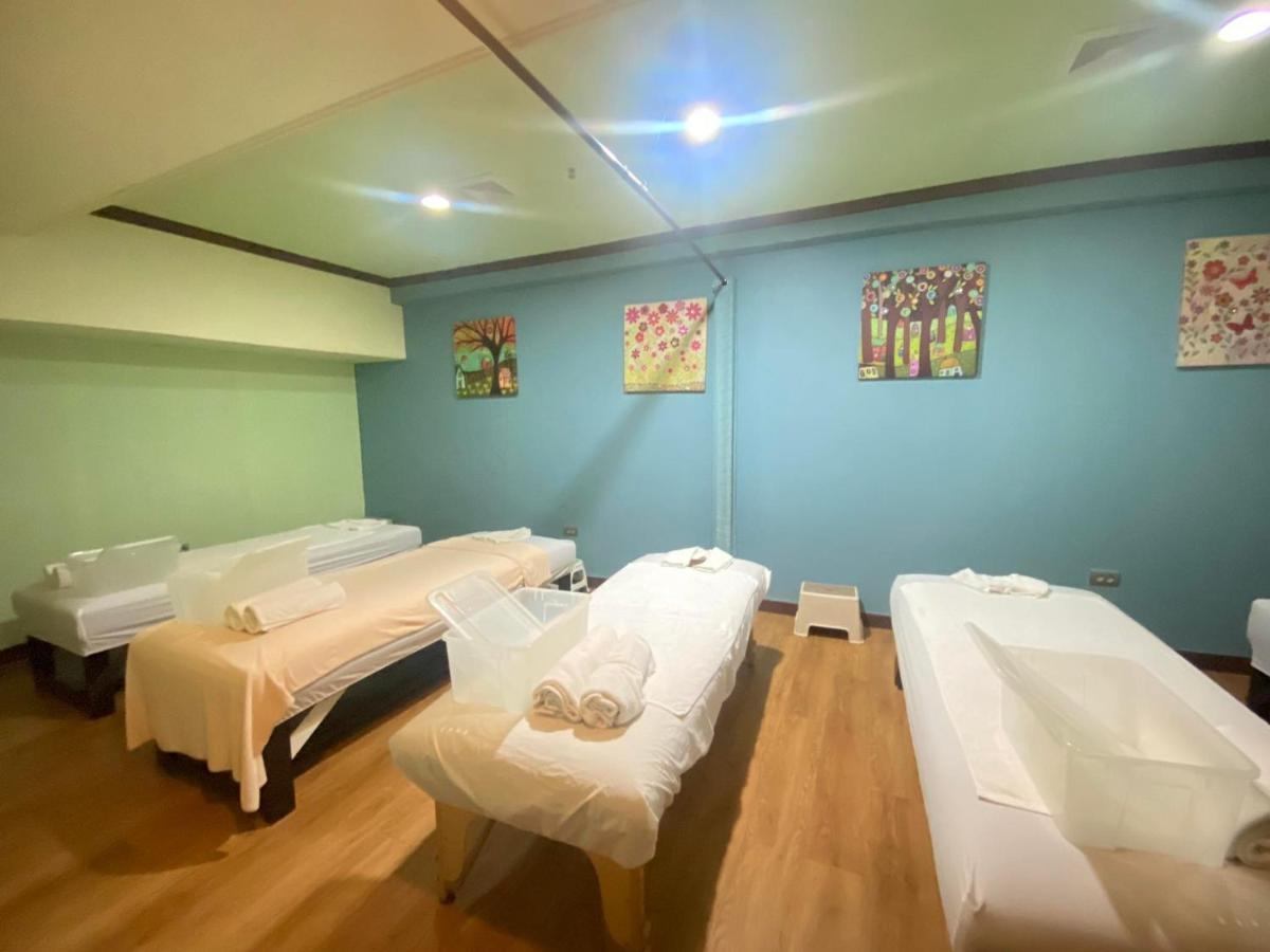 On Hotel Friendship آنغلوس المظهر الخارجي الصورة